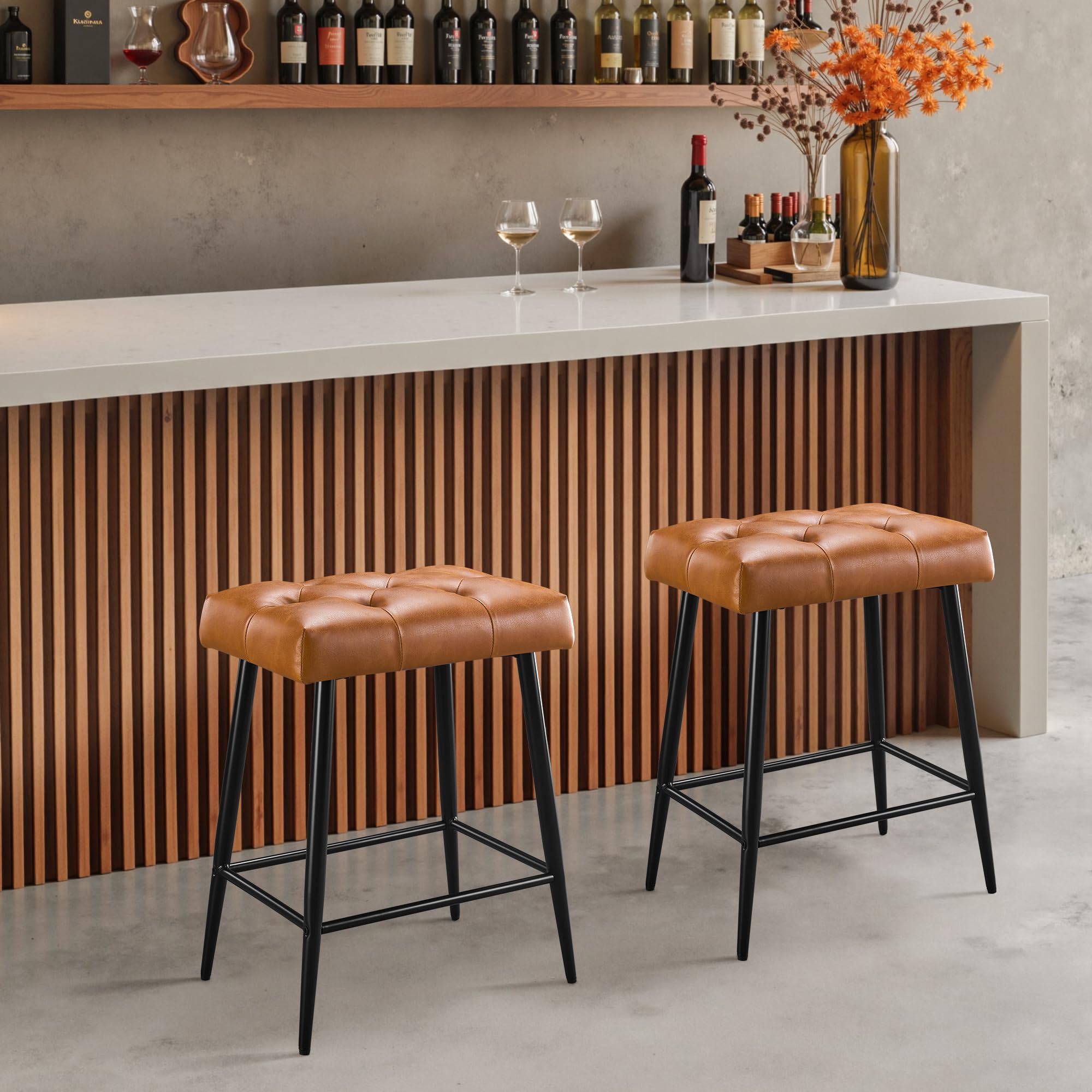 Counter Height Bar Stools Set of 2, 24 Inch Bar Stools for Kitchen Island, Farmhouse Bar Stool for Counter, Modern Kitchen Stools with Sturdy Metal Base and Thickened Cushion, Brown