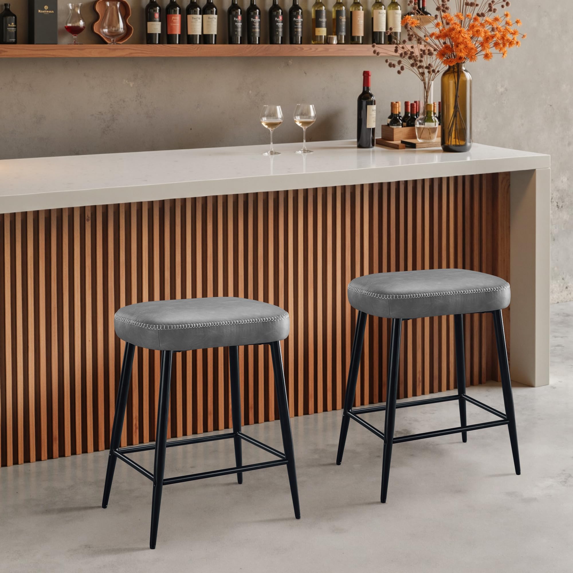 Bar Stools Set of 2, Counter Height Bar Stools for Kitchen Island, 24 Inch Kitchen Bar Stools for Kitchen Counter, Modern Leather Bar Chairs with Footrest and Metal Base, Gray